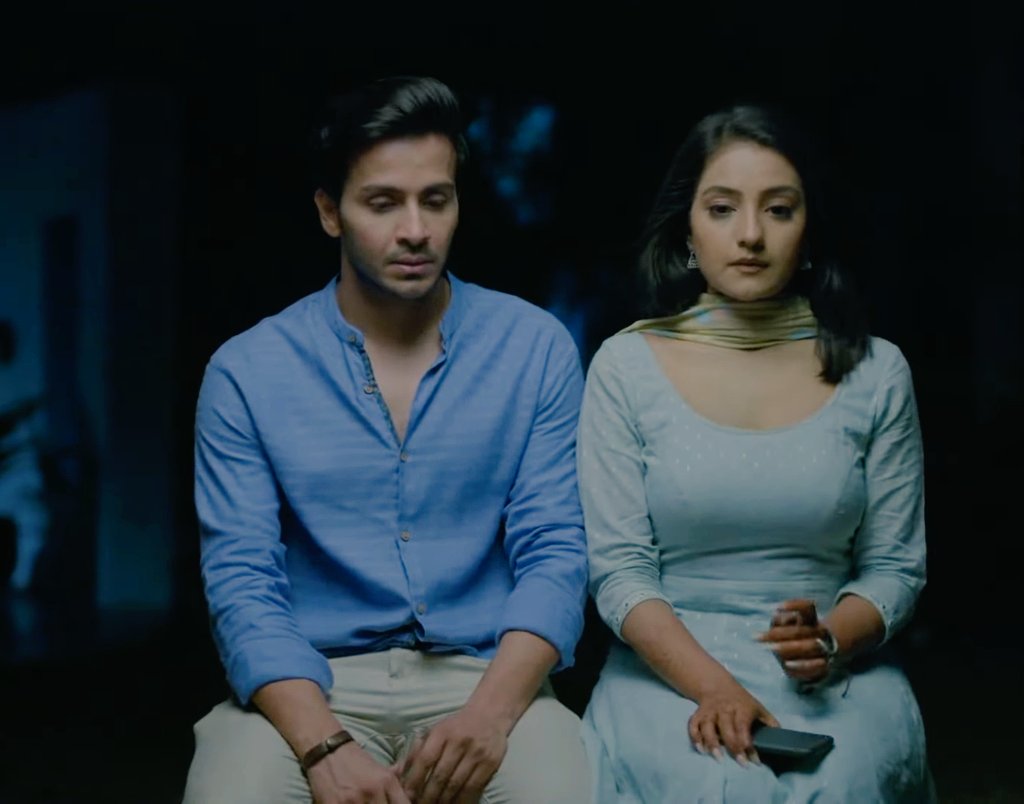Tweety_1512's tweet photo. Every scenes of Ishqaan was special but this scene will always hold a special place in my heart.....It was from this ep i started watching this show.....the silence between them had told the unspoken...

IPZN TURNS ONE https://t.co/wPQxEjQxDs