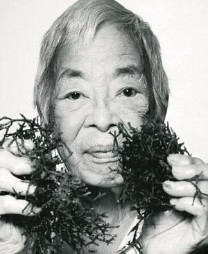 NaHHA808's tweet photo. Today we honor the one and only Dr. Isabella Abbot!

Born Isabella Kauakea Yau Yung Aiona, Abbott was an educator, ethnobotanist, author, the first native Hawaiian woman to receive a Ph.D. in science, and is regarded as the world’s leading expert on algae in the Pacific Ocean 1/2 https://t.co/DiKmvTsWMX