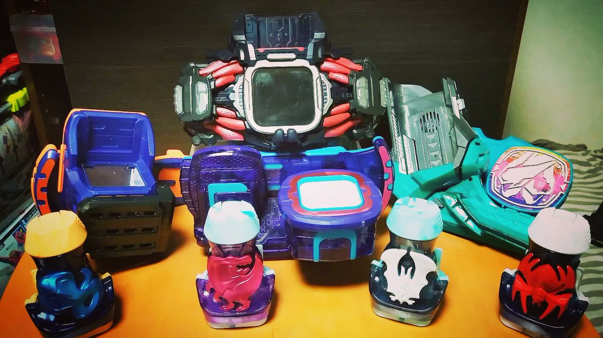 DXリベラドライバー Amazon | バンダイ(BANDAI) 仮面ライダーリバイス 変身ベルト DXリベラ