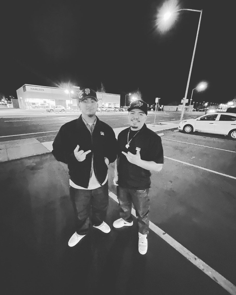BHRISBRUZ's tweet photo. We stood tall in baggy pants , wasn’t takin no shorts https://t.co/9drlVdkc5b