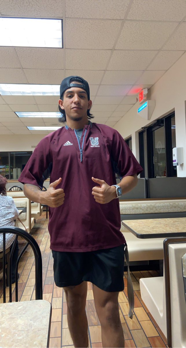 LoboUvalde's tweet photo. Lobos won against Alamo Heights 16-10! @Bethany_marie04 hit a homerun over the SCOREBOARD🥶 We also got a new manager! Introducing Frank Salazar @tanksalazar04 🕺🏻🕺🏻🕺🏻 https://t.co/yyt1ZidZRf
