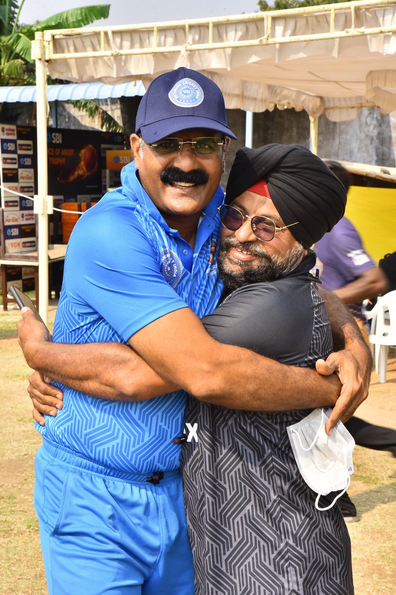 VCI 50+ Beauty ! 
West / North Team Mates 👍 
All 50+ age group cricketers must join VCI. To register veteranscricketindia.in/register/ @IndiaO50Cricket <a href="/Over50sC/">International Masters Cricket</a>