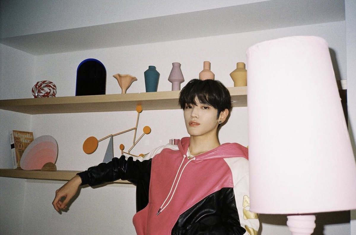 DUALITY0NG's tweet photo. taeyong’s signature in film photos for his songs 🎞 https://t.co/QzDwV7syeM