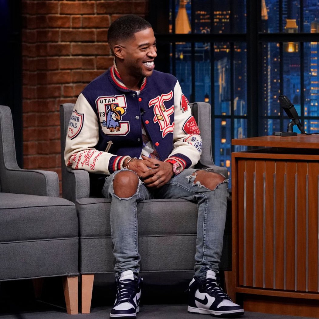 rockstarknights's tweet photo. .@KidCudi on Late Night with Seth Myers https://t.co/1331nxRNoZ