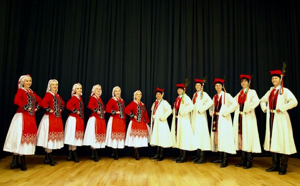 PolanieCanada's tweet photo. We are so honoured to have been part of the Charity Dinner in Support of Ukraine at the Polish Canadian Cultural Centre! Such an amazing cause, especially for it being our first performance in 2 years! Here are some photos from our performance there💛💙 https://t.co/O1FooASTJ1