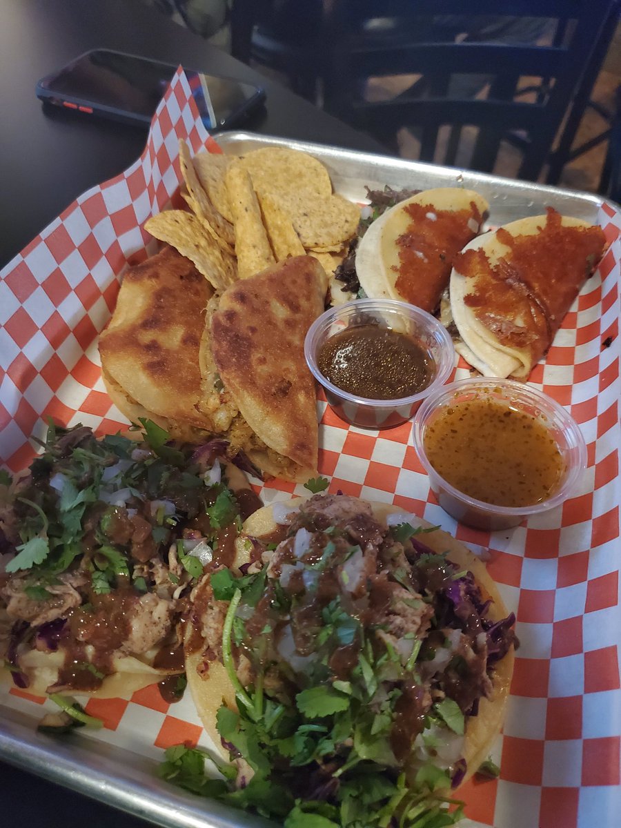 TheAngryFowl's tweet photo. #TacoTuesday Oxtail Birria Tacos, Jerk Chicken Tacos & Gumbo Tacos. All were straight flames.. #AngryFowlApproved kicking it with my bros @oaklandboi @FlintGreyJune https://t.co/Wll4m0dEtc