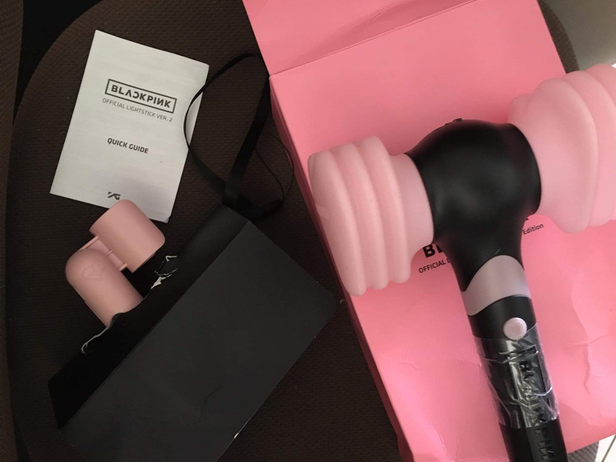 ryujibee's tweet photo. interest check !! 

Blackpink Lightstick V2.
flaws: bad box and minimal scratch

tags: blackpink, jisoo, lisa, jennie, rosè, wts lfb, wtb lfs https://t.co/jCEsGMoOec