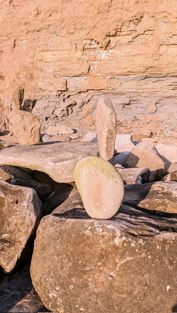 hiddenbalance's tweet photo. Sunset Cliffs, San Diego, California 
#stacklife #stonebalancing #rockbalancing https://t.co/uOStOltWoQ