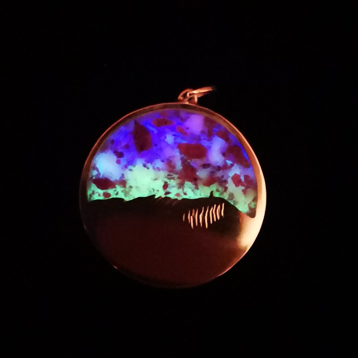 Oliver_Bain's tweet photo. Made some glowy things https://t.co/aNmfg3Cdca