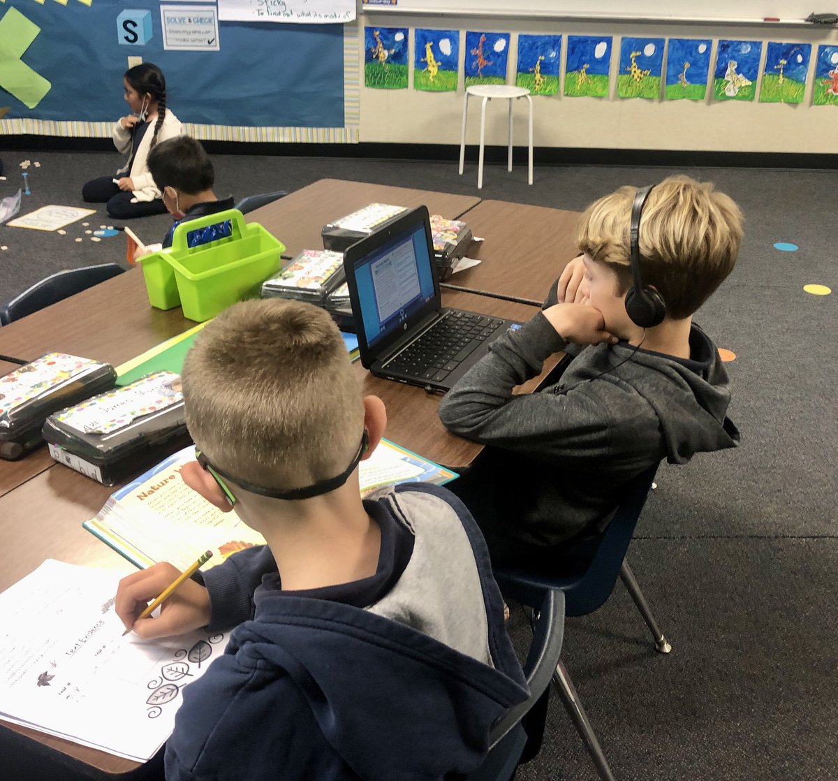 Lots of fun with word work at <a href="/EmersonLBUSD/">Emerson Parkside Academy</a> Differentiation and student choice in Rm 28. #EmersonEagles #ProudtobeLBUSD