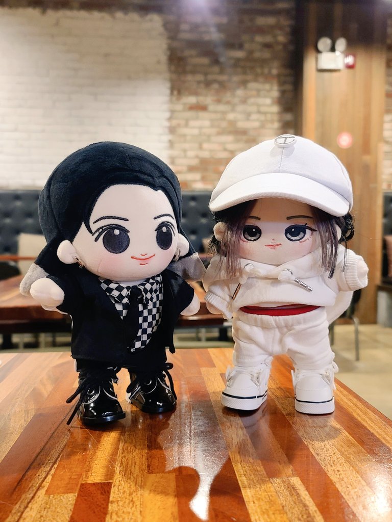 gooreumsomworld's tweet photo. 똘망똘망 눈빛✨
명품 비주얼 어드민💎

또 다른 나를 만났어🫂💗

❇ 다른 분위기 아가들
    둘 다 왜케 이쁘냥😍

#어드민
@BRAVE_TAEM https://t.co/oxsmW2ZATi