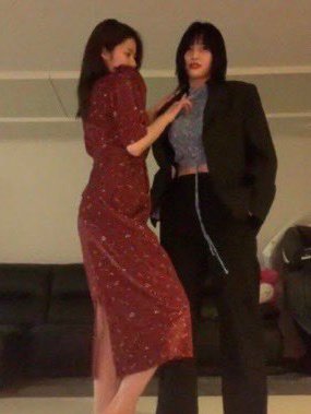 modubchae's tweet photo. "i stan twice"                "my fav album is
                                       eyes wide open" https://t.co/5qunxYsuBR