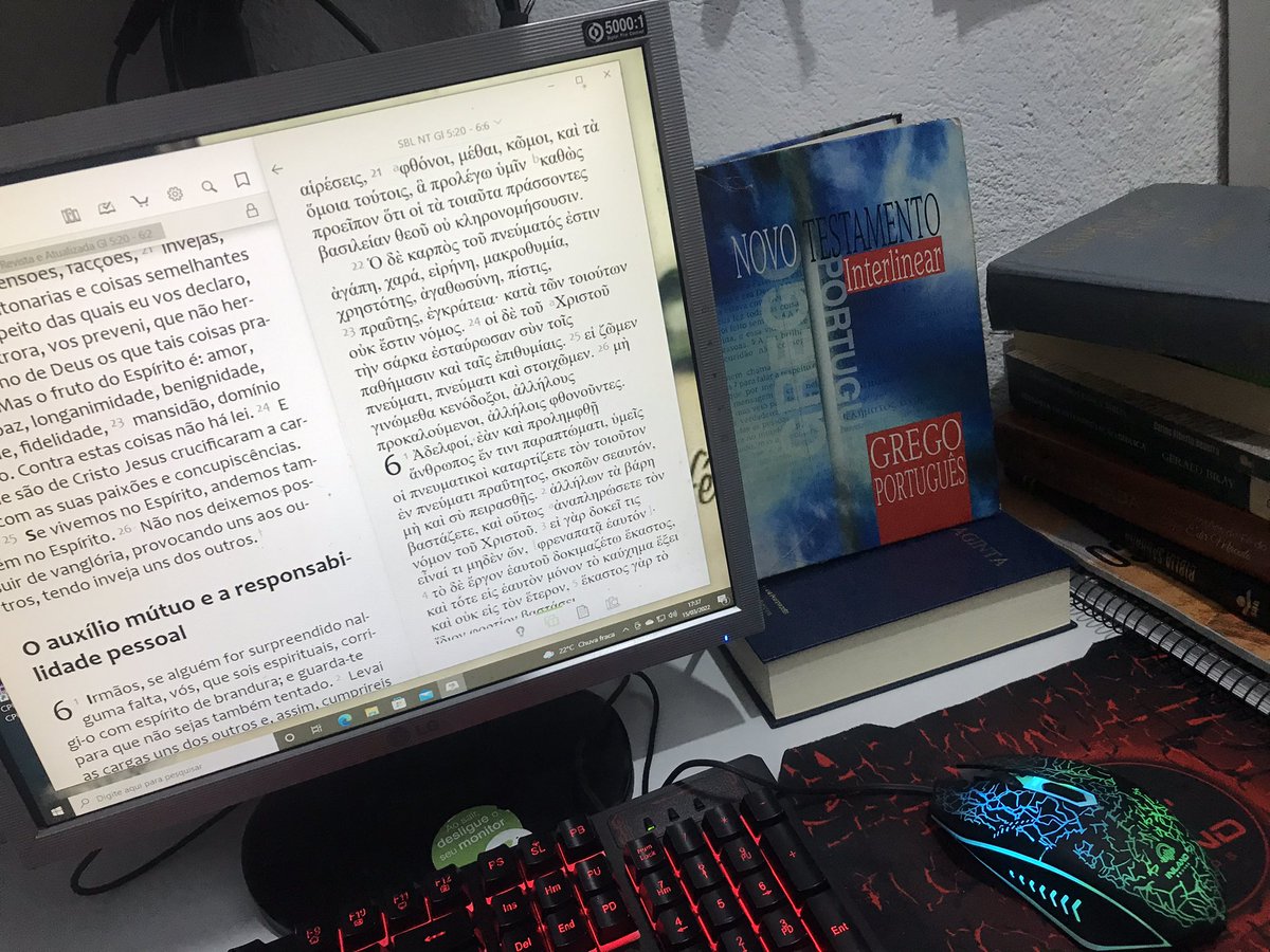 gerionmorais's tweet photo. Fazendo o que mais amo 📖🔥🤓 https://t.co/7CQ5iDZTsN