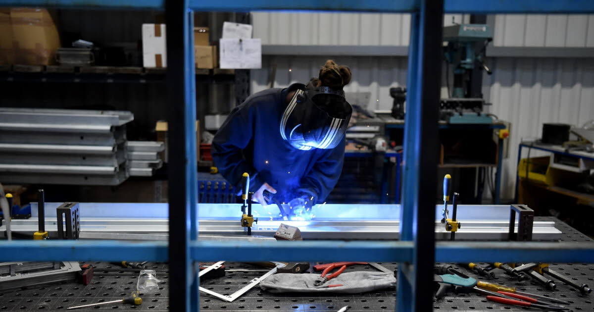 [Actualités] Un projet à 3,4 millions d’euros pour moderniser l’industrie 💰
👀 cutt.ly/TAKMOvu
🖊 Le Progrès 
#Investin #InvestinAuvergneRhoneAlpes #investissement #économie #AuvergneRhoneAlpesEntreprises #AuvergneRhoneAlpes #Ain #départementAin