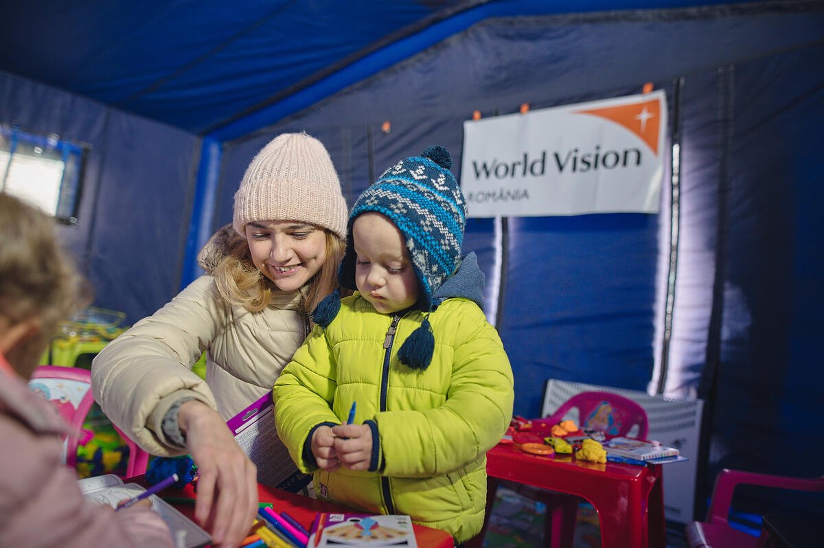 We continue ramping up our response to the #Ukraine crisis, as the number of refugees reaches 3 million. Our local teams began supporting children immediately. We're now set to reach 200k people in Romania, 50k in Ukraine and 20k in Moldova. wvi.org/newsroom/ukrai…
