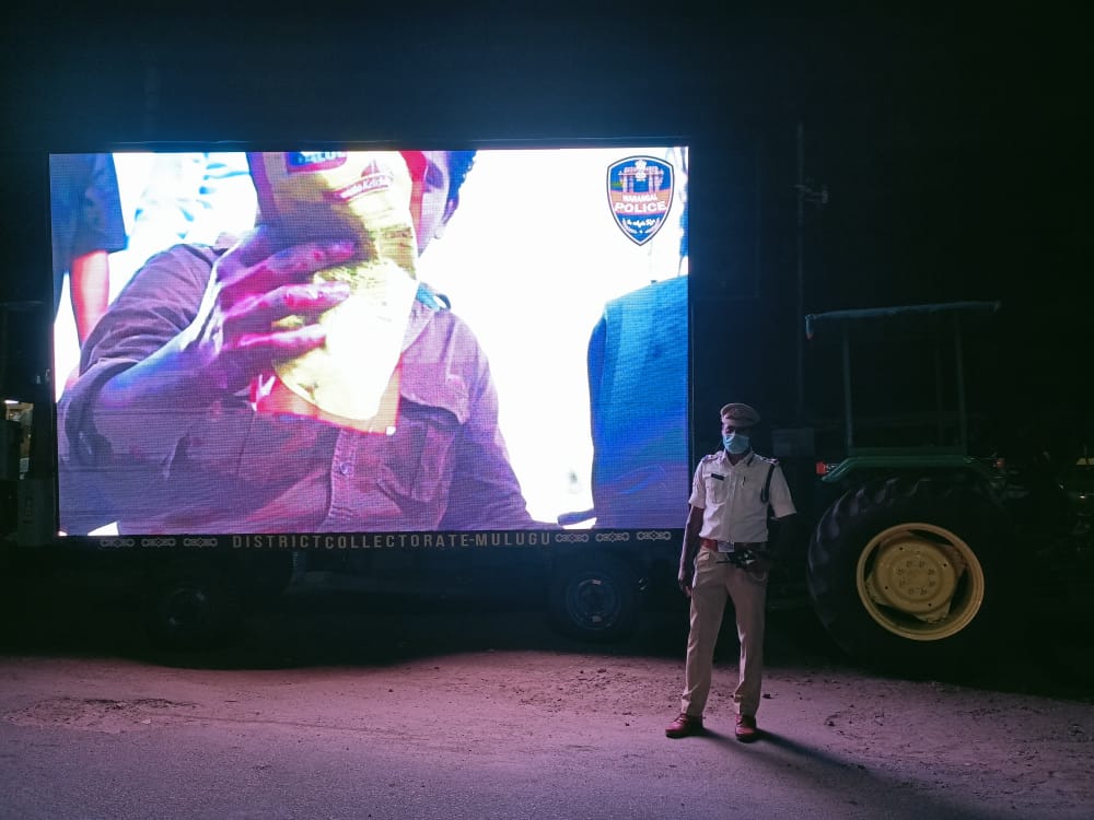 ADDLDCP_WGL's tweet photo. Traffic wing - warangal  CP  Shri Tarun Joshi @cpwrl Initiative - conducting awareness to public on violations of traffic regulations using a mounted screen. https://t.co/fh7NDeoVA1