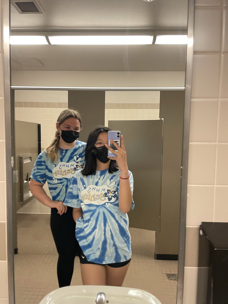 ahnalinp's tweet photo. CLASS SHIRT DAY!! #mhhsclass2022 https://t.co/vkAKKRRjN4
