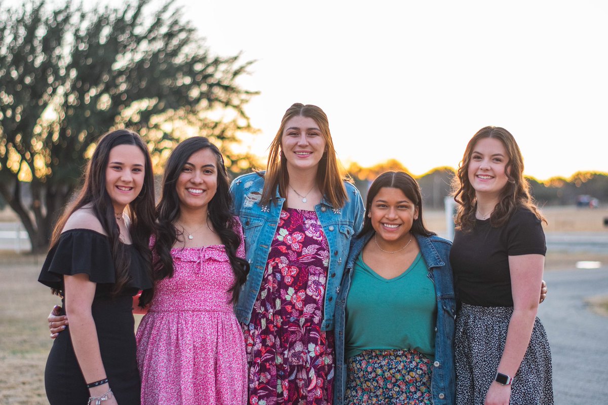 pithetachi's tweet photo. Our pnm’s are OFFICIALLY members! 🤩

This group is such a special one and we adore each of these girls so much. The bonds and friendships we’ve seen blossom during this journey has been amazing and we’ll cherish these memories forever. 💜

#pickedpi https://t.co/YHwyuhLGQT