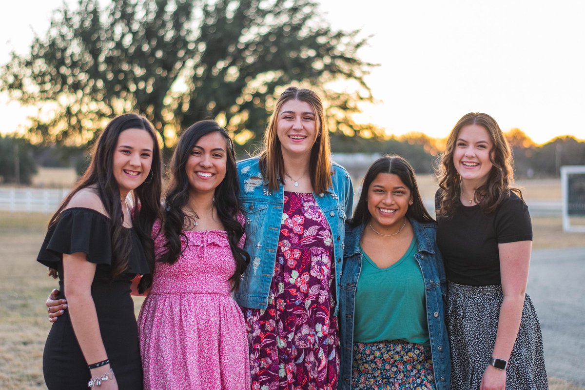 pithetachi's tweet photo. Our pnm’s are OFFICIALLY members! 🤩

This group is such a special one and we adore each of these girls so much. The bonds and friendships we’ve seen blossom during this journey has been amazing and we’ll cherish these memories forever. 💜

#pickedpi https://t.co/YHwyuhLGQT