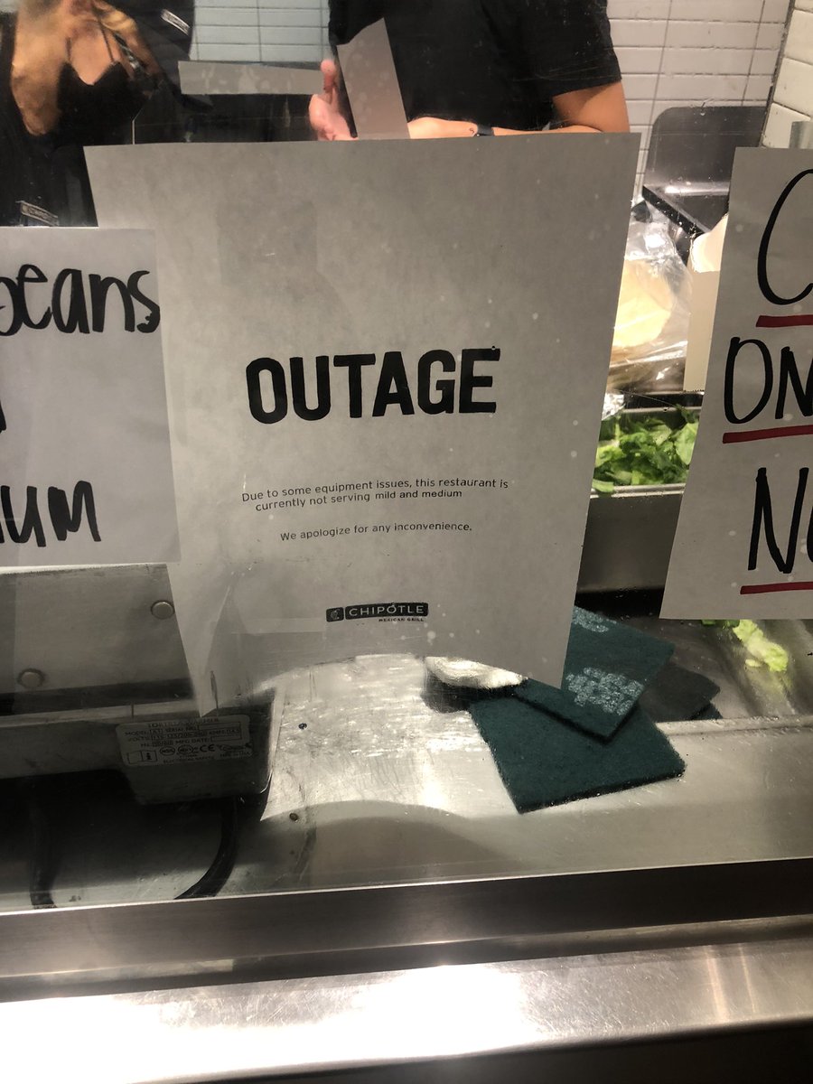 JarredGregoryG1's tweet photo. What is HAPPENING at the Stonestown Chipotle?!? https://t.co/LjpFDjpQrV