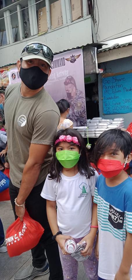gv_for_g3rald's tweet photo. 🇵🇭💖👊🏼
•
NAVAL SPECIAL OPERATIONS COMMAND🧑‍✈️

Salamat Idol Gerald Anderson Idol JC Tiuseco
At sa Lahat Ng Navy na Nag Bigay Tulong sa Community Salute Mga All Navy Officers✋👏
Cr: Sir Jonathan
#GeraldAnderson
#JCTiuseco https://t.co/AqEiYEU5iH