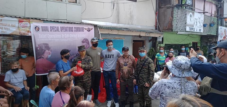 🇵🇭💖👊🏼
•
NAVAL SPECIAL OPERATIONS COMMAND🧑‍✈️

Salamat Idol Gerald Anderson Idol JC Tiuseco
At sa Lahat Ng Navy na Nag Bigay Tulong sa Community Salute Mga All Navy Officers✋👏
Cr: Sir Jonathan
#GeraldAnderson
#JCTiuseco