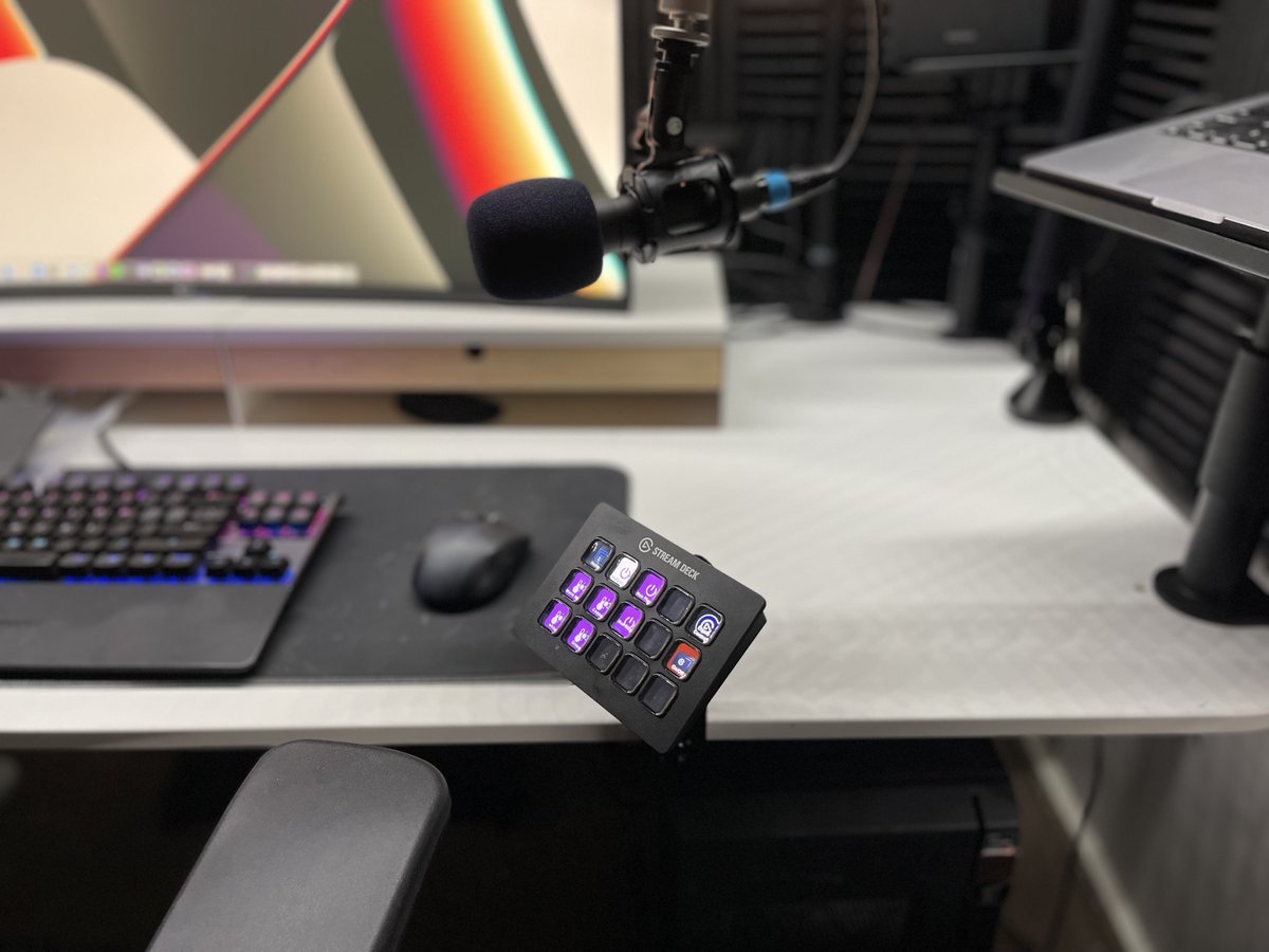 Rory_ford's tweet photo. I mounted my Stream Deck for easy reach from my chair. It almost looks like it is floating there. https://t.co/zd5gJEwyfu