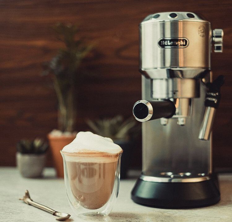 Fitsretail's tweet photo. DeLonghi Dedica Pump is the affordable home espresso machine ☕️

#coffee #espresso #delonghi #delonghipump #fitsretail https://t.co/z44Xba37Jf