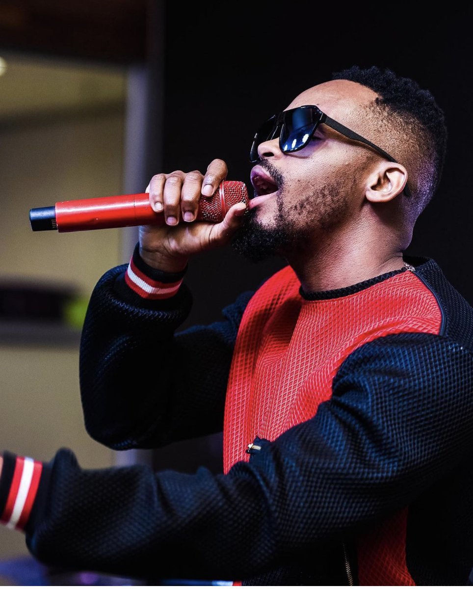 METROFMSA's tweet photo. #CelebCatchUp : Singer, songwriter @DonaldInDenial chats losing his iconic red mic, its sentimental value, break ins and more.
TheMorningFlava
@moflavadj @owenhannie @melbala https://t.co/3pk10KZxgz