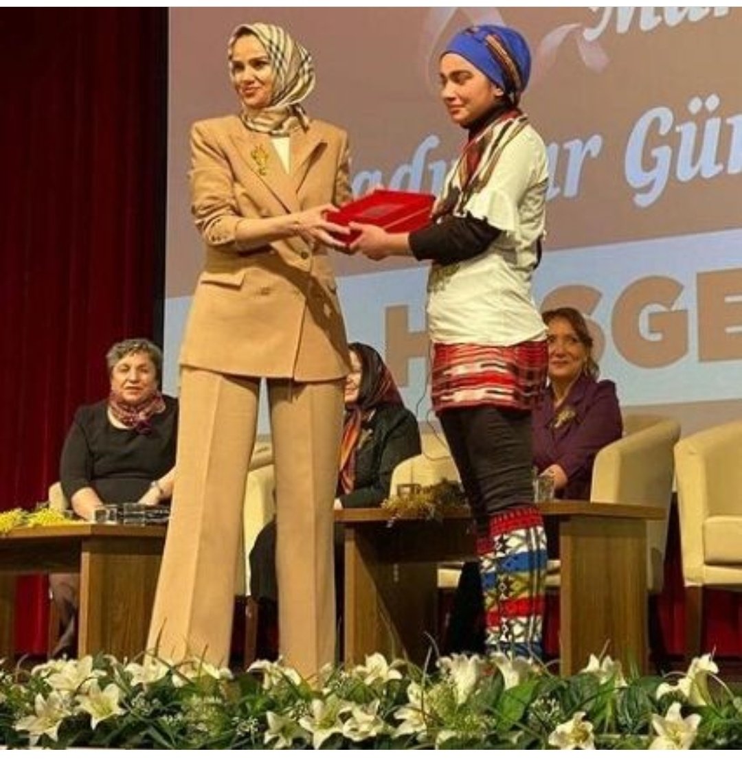 AdemEkiolu5's tweet photo. #HAYIRLISABAHLAR  Rizeli çoban kızımız #hamdusena   başarılarının devamını dilerim https://t.co/K0Jbc6txDg