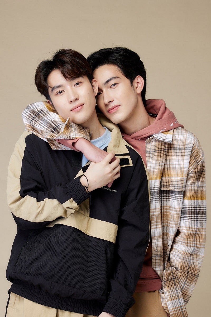 StarlightYnews's tweet photo. 411 ร่วมทุน จับมือ BOYY ตีตลาดซีรีส์วาย ส่ง “ แอบจองรัก เดอะซีรีส์ ” ลงจอช่อง 3 พร้อมโกอินเตอร์เจ้าแรกในเอเชีย 🔗 https://t.co/CU3dWPwfYh

ลิ้งค์ตัวอย่างซีรีส์
https://t.co/ECj4wSboNu
 
#officialteaserแอบจองรัก
#MysecretLoveTheseries #แอบจองรักเดอะซีรีส์ #boyyent https://t.co/fPa2EnsewC