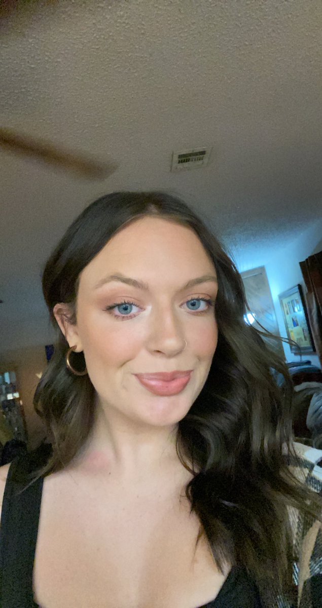 forgot to tell Twitter I’m a brunette now