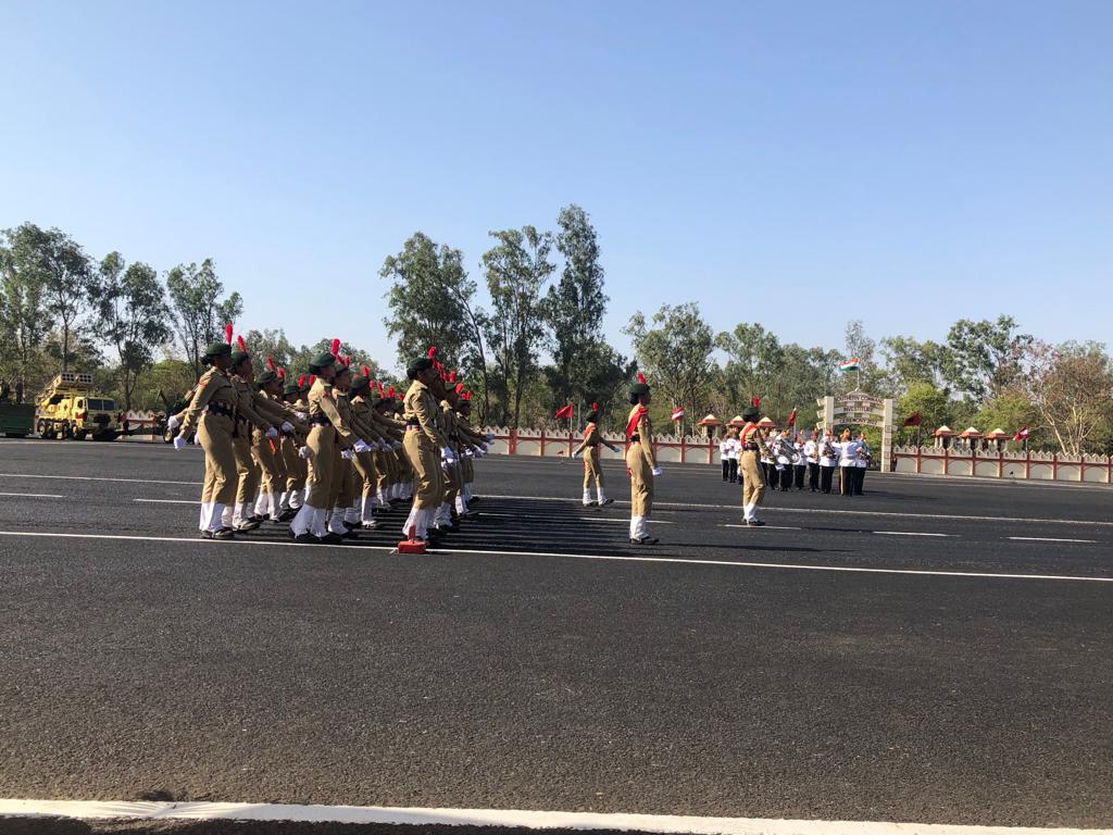 NBhopalgroup's tweet photo. 1/5
#SouthernCommandInvestiture Ceremony was held in 3 EME Centre Bhopal on 16 Mar 2022.
GOC-in-C Southern Command,
Lt Gen JS Nain, PVSM, AVSM,VSM reviewed the parade.
 @IaSouthern @adgpi @DefenceMinIndia @NorthernComd_IA 
@PROdefprayagraj @HQ_DG_NCC @NccDteMPCG https://t.co/s7TM1Sbnzv