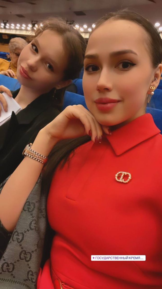 thefallGS's tweet photo. Lady in red❤️🅰️
#AlinaZagitova https://t.co/I9WSRWWBlP
