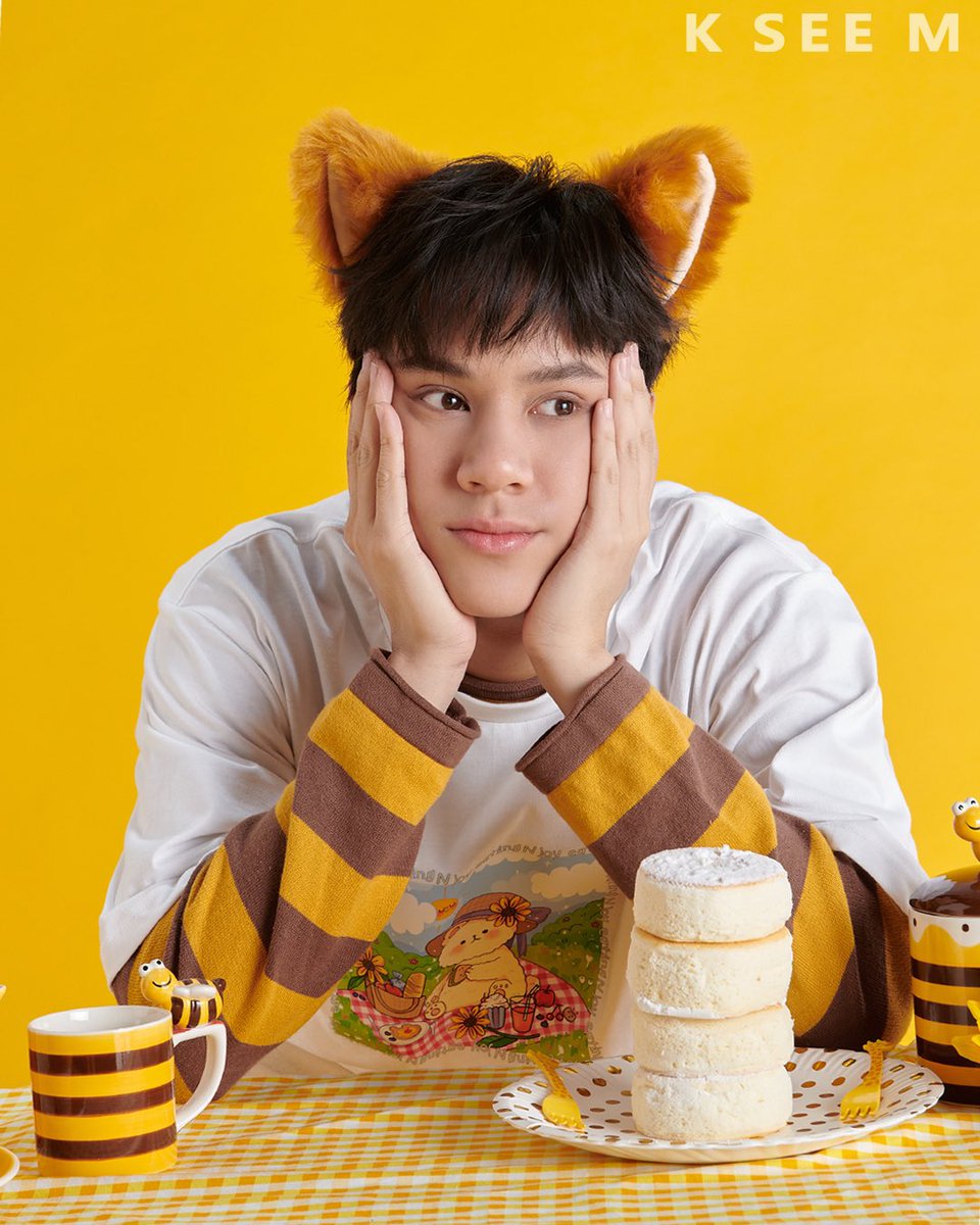 KseemOfficial's tweet photo. K SEE M 🍯🐝
SUNFLOWER​ COLLECTION​ 🌻​ 

01 N joy eating – White
02 N joy eating – Black

ORDER HERE : https://t.co/Ro2xLkfO86​

#KSEEMxนนนเอง 
#kseemofficial https://t.co/QDp6RRHZDE