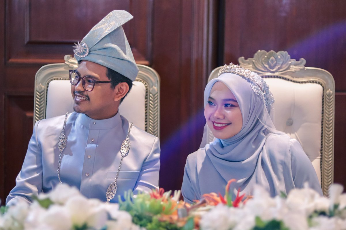 Selesai tugas seorang ayah membesarkan mereka dan menyerahkan kepada jodoh suami mereka untuk menjaga mereka seterusnya.