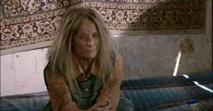 K4knhh's tweet photo. Me on the edge of the bed thinking if i need bath or hold on for a few more days https://t.co/N06yqfi7zd
