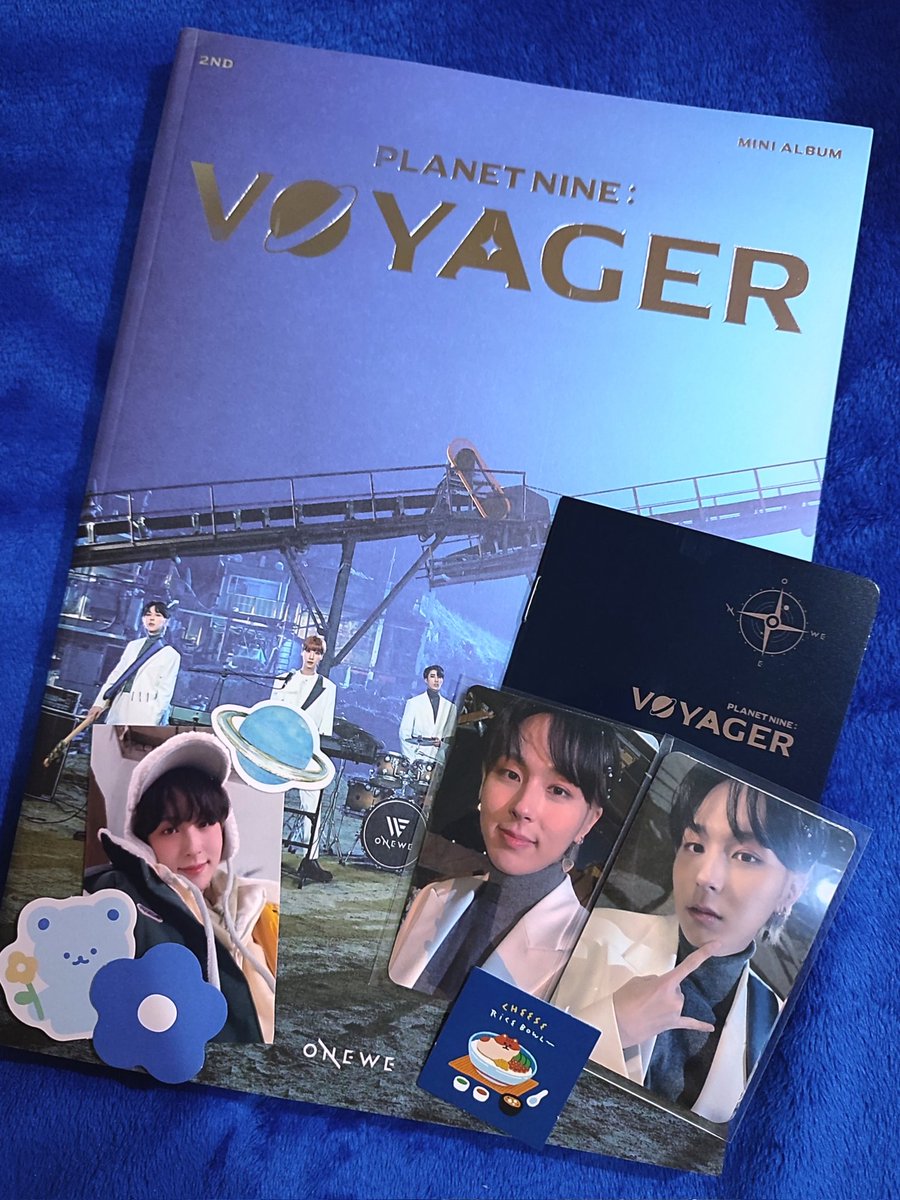 cyageyama's tweet photo. ☁️ @OhMyKshop

i received my onewe pn:voyager and swr2 giveaway gift yesterday and both of them arrived safely 💙 

the albums were packed securely po and sobrang bait and accomodating po ng seller, 11/10 would recommend na sakanila po magpabudol when it comes to kpop merch 🤩 https://t.co/dAlzVedGVB