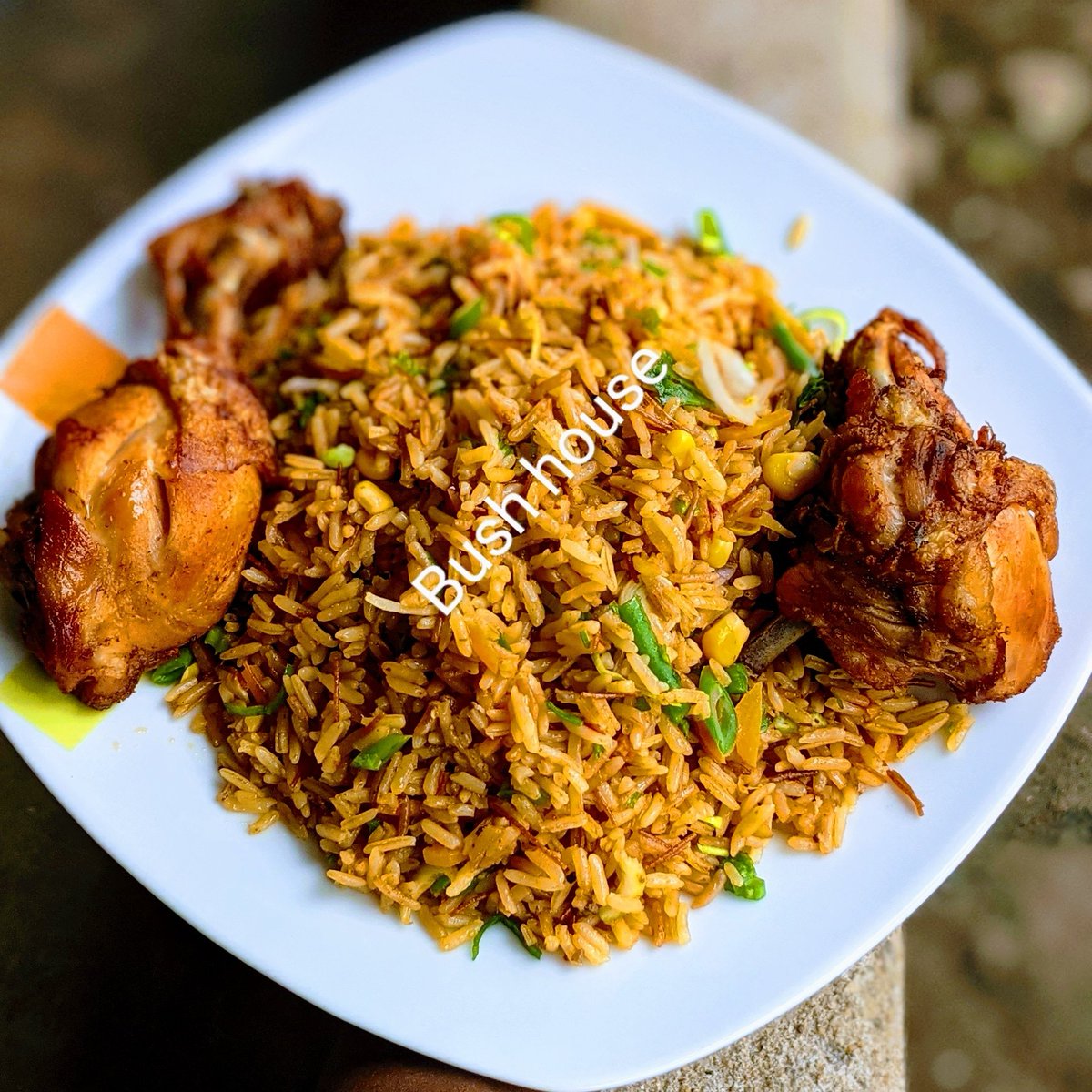 tatalafrique1's tweet photo. Depending on the strain of rice, it can contain different amounts of fibre, protein, vitamin B, iron and manganese. Stop by at Bush house today and have a taste of heaven in this yummy plate of fried rice and chicken. Contact 671821740 #Limbe #237community #foodies #237resto https://t.co/QCKt61XAlm