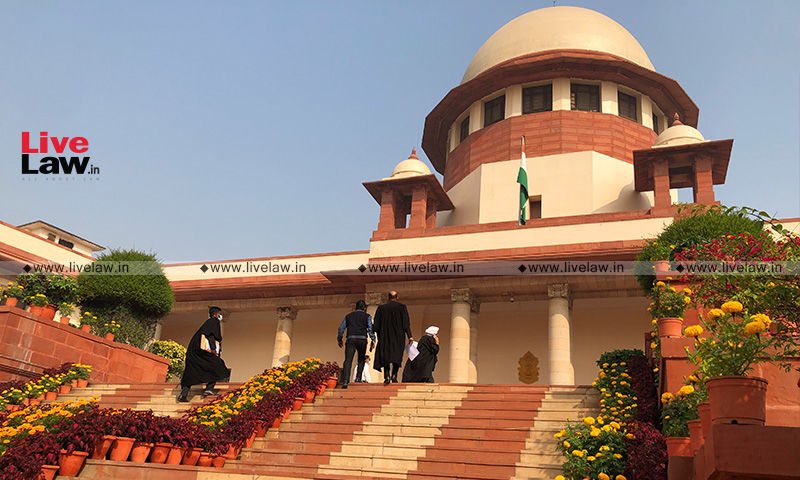 LiveLawIndia's tweet photo. [ PIL Before #SupremeCourt For Common Dress Code In Schools &amp; Colleges] 

Adv Ashwini Upadhyay mentions before CJI. 

CJI: what’s the urgency? You know tomorrow is a holding. 

Upadhyay: Please take it next week 

Bench: we will see #CommonDressCode https://t.co/9MiWAi5Zut