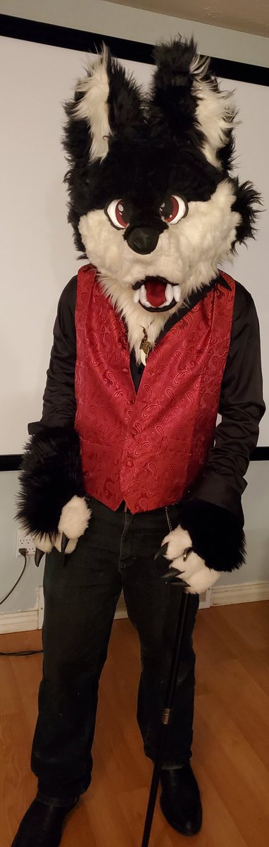 apex_furry's tweet photo. Sorry its been awhile but look at my boy rix #furrylife #fursuit https://t.co/5IYGueuEe6