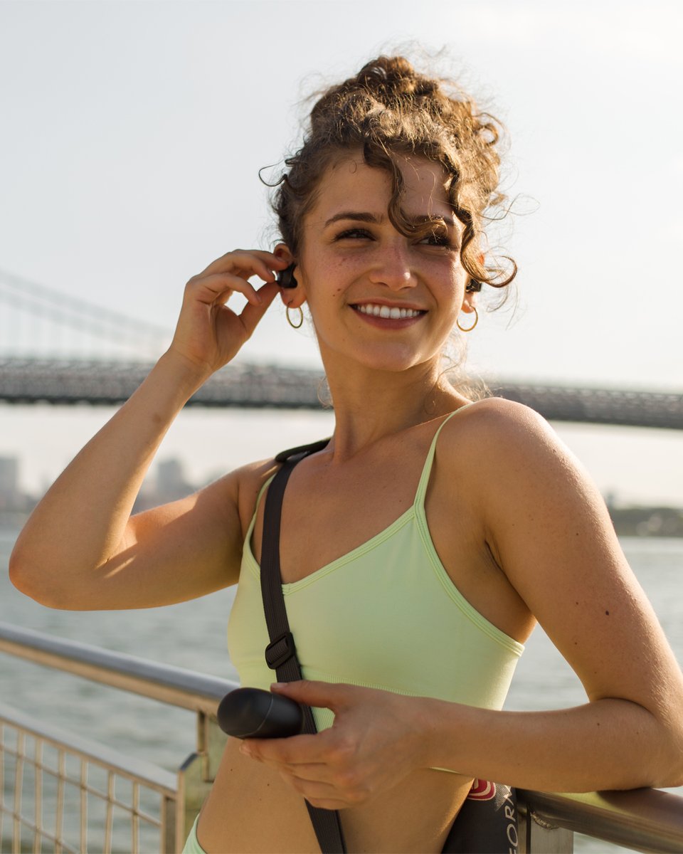JBLPH's tweet photo. Create an ideal sound world where you can fully focus on your morning workouts.
#JBLTourProTWS (₱10,499)
#JBLPH #DareToListen #JBLTourPro #JBLTrueWireless #AmbientAware #Earbuds #SoundThatFitsYou https://t.co/GbwagV7le3