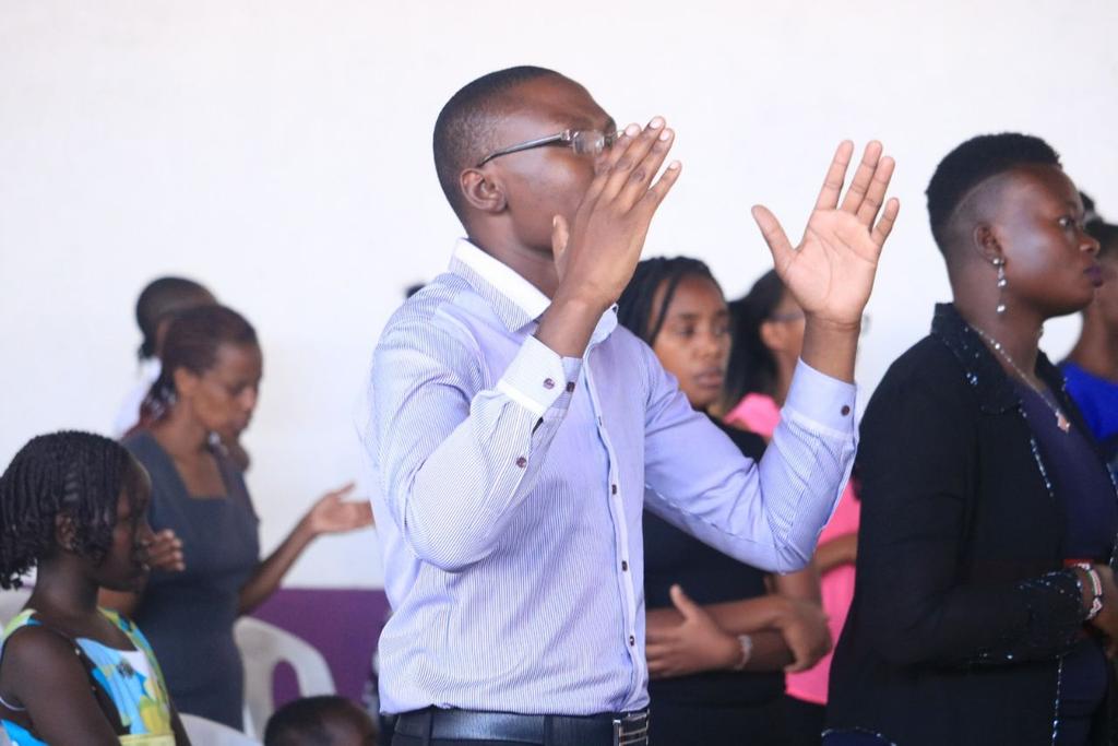 gccoutering's tweet photo. Job 22:27 You will pray to him, and he will hear you, and you will fulfill your vows.
Job 22:28 What you decide on will be done, and light will shine on your ways.
#Timeforthefulfillmentofvisions
https://t.co/pf8NAta5f4 https://t.co/uyQ0u6PojW