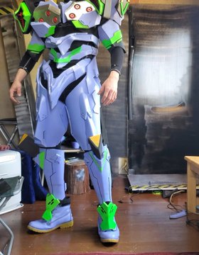 超リアルな エヴァ初号機 コスプレがシンクロ率無限大の格好良さ パーツを組み合わせて作成し ポーズも自由自在 6 7 ページ ねとらぼ