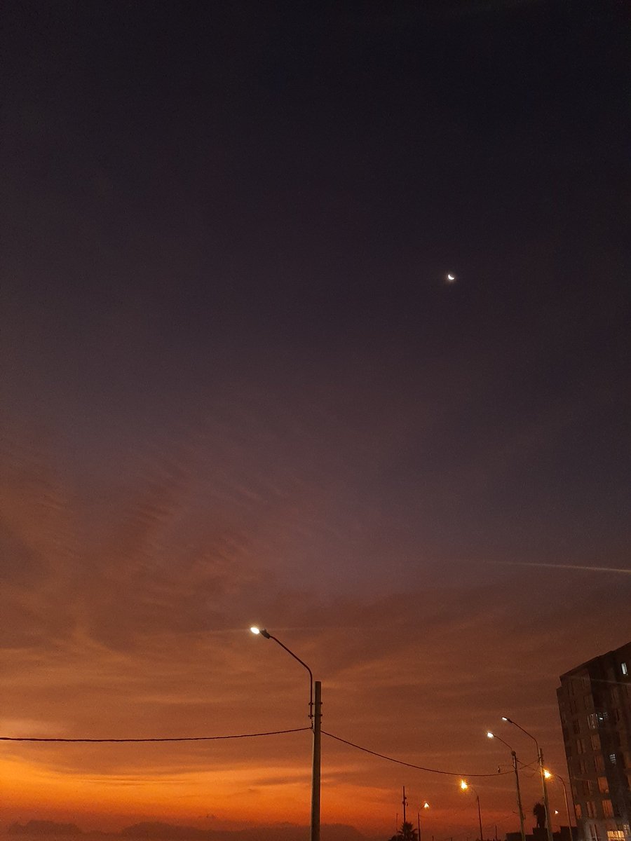 aran_zzz's tweet photo. ¿el cielo es el límite? https://t.co/qpTtJxUlho