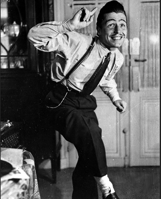 20thDisco's tweet photo. Even the dancing was a form of rebellion in Paris in WW2.
The Zazous would also draw attention to themselves. Even in front of sentries they would yell ‘Swing!’, hop on the spot, scream, ‘Zazou hey, hey, hey, za Zazou!’slap their hips 3 times, shrug their shoulders twice. https://t.co/VMDhP57Xtf