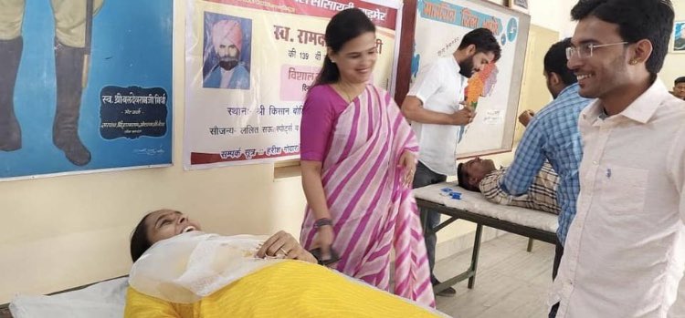 महान समाज सुधारक, किसान वर्ग में शिक्षा की अलख जगाने वाले, किसानों के सच्चे हितेषी, परम आदरणीय स्वर्गीय श्री रामदान जी चौधरी की जयंती पर उनके श्रीचरणों में सादर नमन।
          इस अवसर पर रक्तदान शिविर का आयोजन किया गया जिसमें रक्तदान कर स्वर्गीय श्री रामदान जी को श्रद्धांजलि दी ।