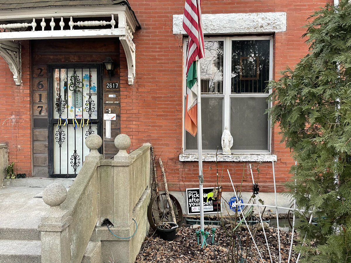 Another Humboldt Park Virgin #humboldtpark #streetphotography #streetphoto #chicago