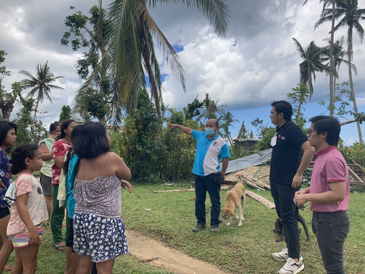 teaspuria_'s tweet photo. Joining for a few hours team @ThePDRF x @BuildChange in their shelter assessments in Bohol 🏡 

Great and insightful conversations all morning! Disasters, bad as they may be, are also a clear entry point to promote and accelerate the "resilience" agenda esp in shelter. https://t.co/DhuRINcSqf