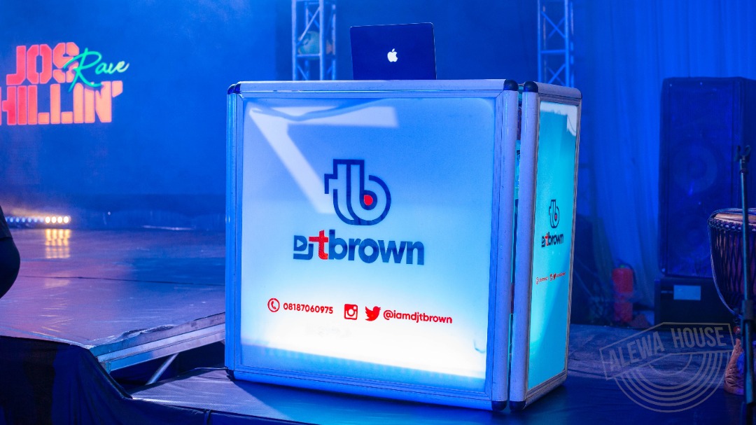 Respect the Brand!!!
#godsavetheboys
<a href="/Bellaandchills/">Enebella Ametse</a> <a href="/JoSchilling/">Jo Schilling</a> <a href="/jayfmjos/">JayFM Live</a> <a href="/nigeriandj/">We Are The NigerianDJ</a>